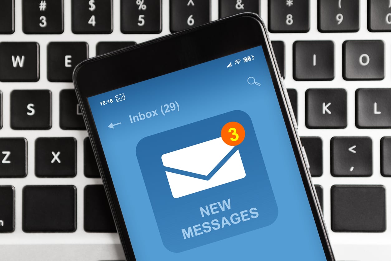 using Microsoft Outlook to send delayed messages